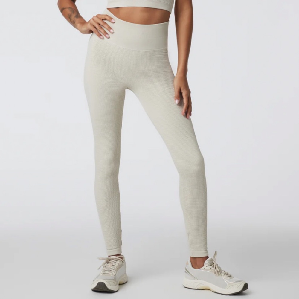 Vuori Cream High-Waisted Leggings